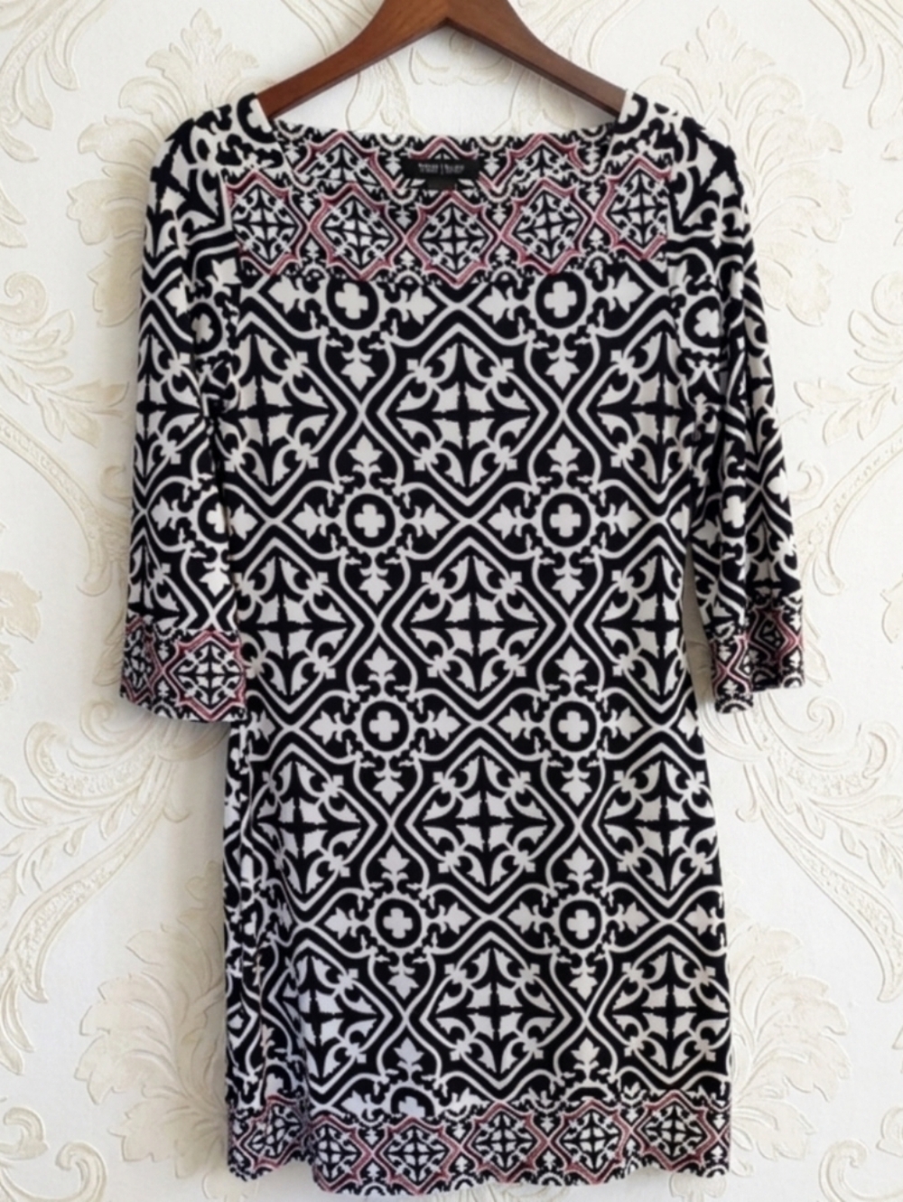 White House Black Market Black White Scroll Damask Print 3/4 Sleeve Knit Dress